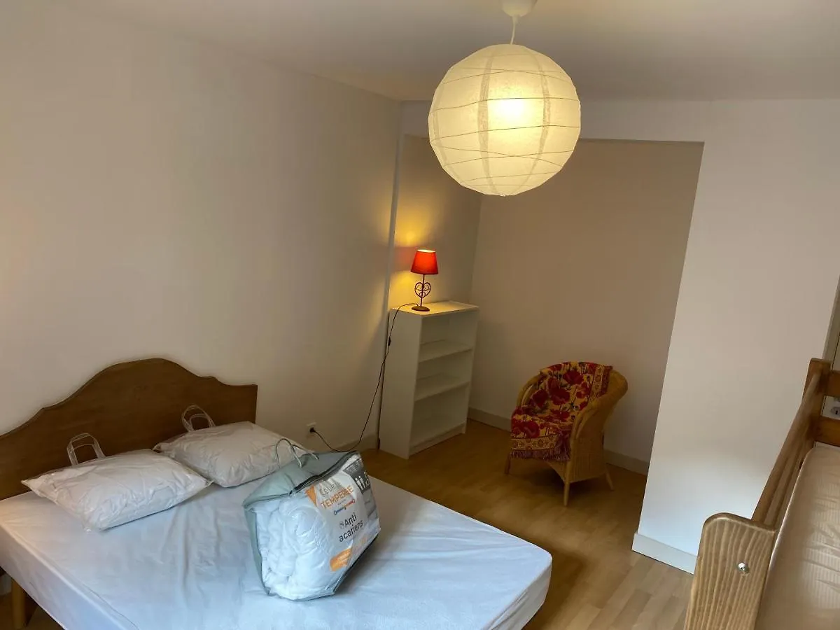 Le Fleuri Ensoleille De Guzet Apartment Ustou