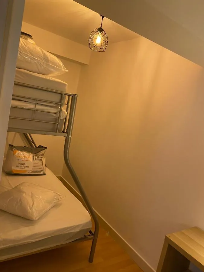 Le Fleuri Ensoleille De Guzet Apartment Ustou