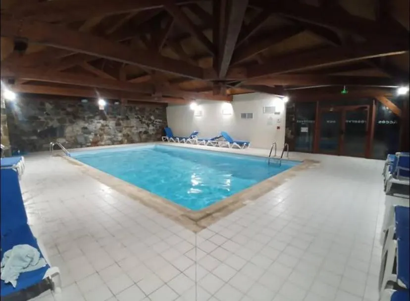 Le Fleuri Ensoleille De Guzet Apartment Ustou